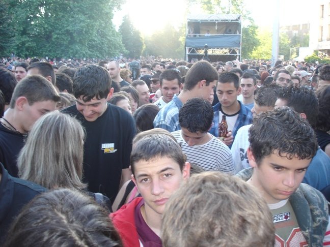crowd1.jpg